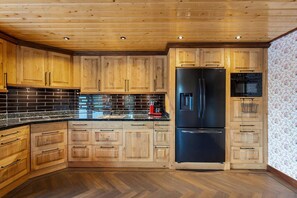 Réfrigérateur, four, plaque de cuisson, lave-vaisselle