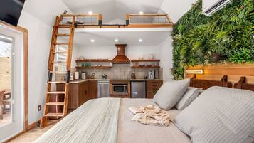 3 Schlafzimmer, Schreibtisch, Bügeleisen/Bügelbrett, Reisekinderbett