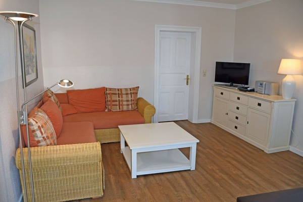 02 schöne 2-Raum-Ferienwohnung m. Dusche und Wanne