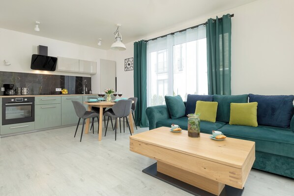 Appartement, 1 chambre, terrasse | Salle de séjour