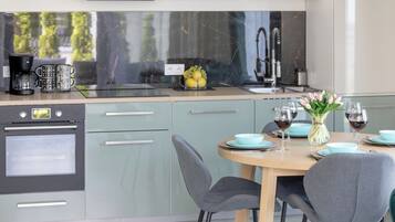 Apartment, 1 Bedroom, Terrace | Private kitchen | Oven, coffee/tea maker, electric kettle, toaster