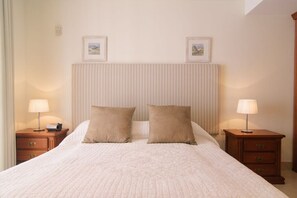 3 chambres, fer et planche à repasser, Wi-Fi gratuit, draps fournis