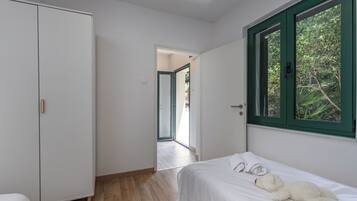 Family House, Multiple Bedrooms, Mountainside (Beachside House Lara) | 2 bedrooms, iron/ironing board, free WiFi, bed sheets