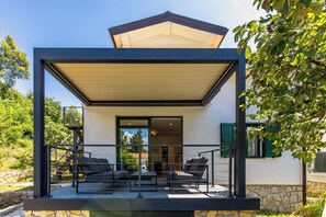 Terrace/patio - Beachside House Lara (Omisalj)