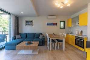 Familjehus - 2 sovrum - mikrovågsugn - intill bergen (Beachside House Lara) | Interiör