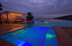 Hồ bơi ngoài trời, lều miễn phí, dù/ô trên bãi biển/hồ bơi