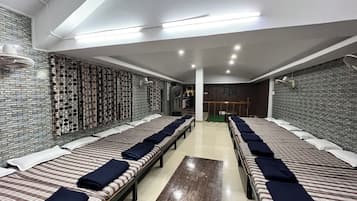 Basic Single Room | Living area