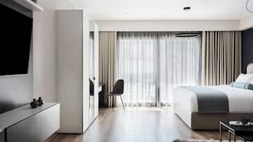 Suite Deluxe, balcon, vue ville | 2 chambres, literie hypoallergénique, coffres-forts dans les chambres