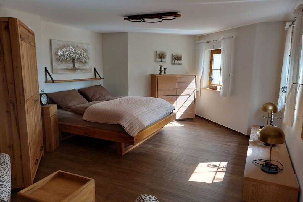 1 bedroom, travel cot, free WiFi, bed sheets