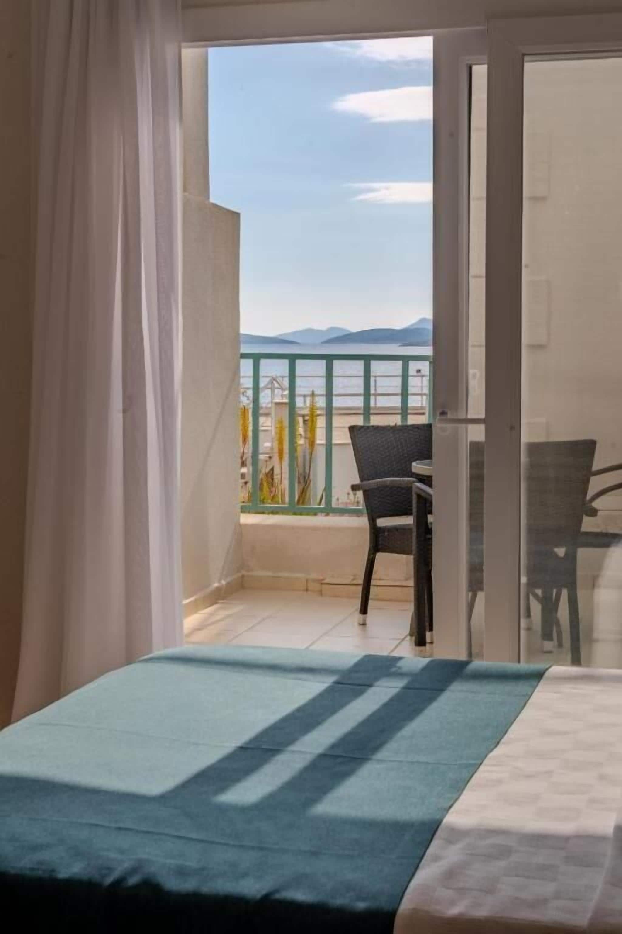 Photo - Mia Hill Suites