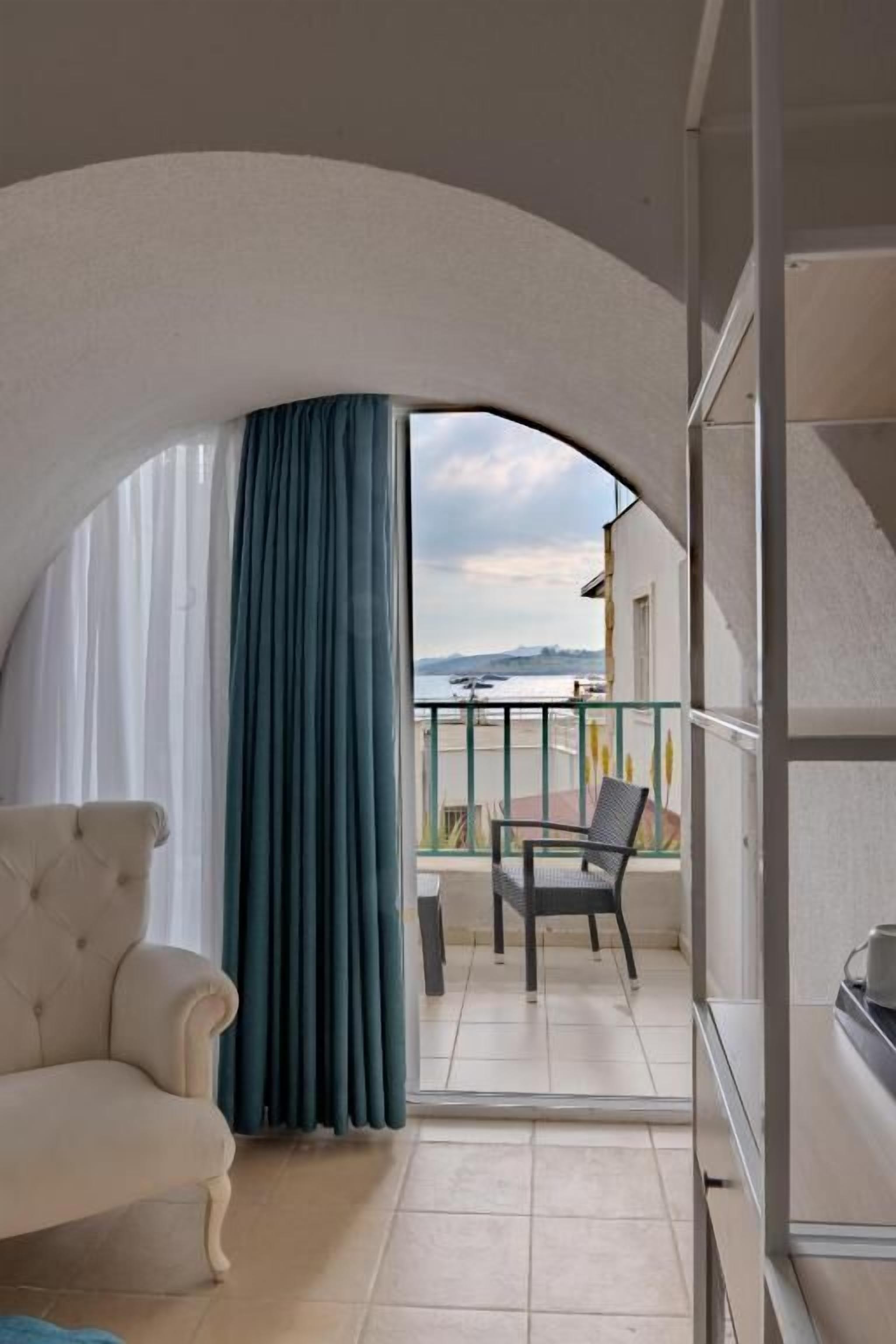 Photo - Mia Hill Suites