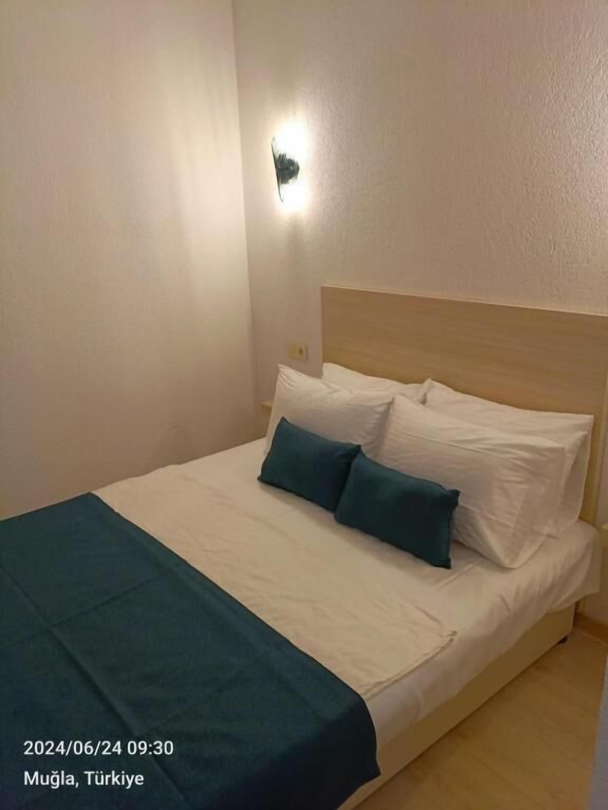 Economy Room | Minibar, free WiFi