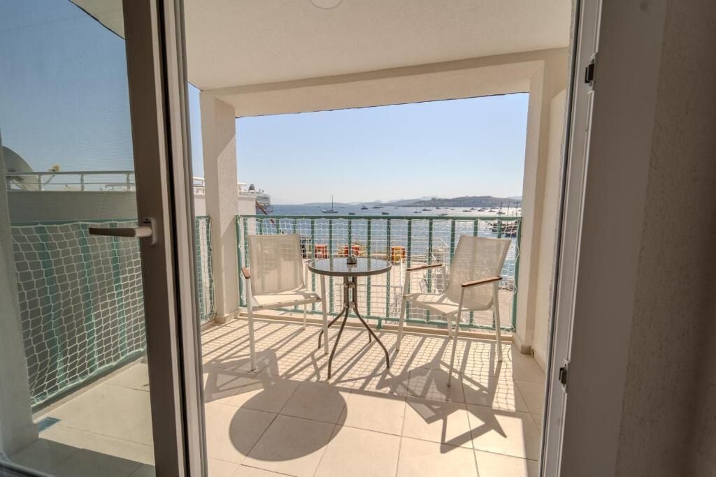 Habitación estándar, vista al mar | Minibar y wifi gratis 