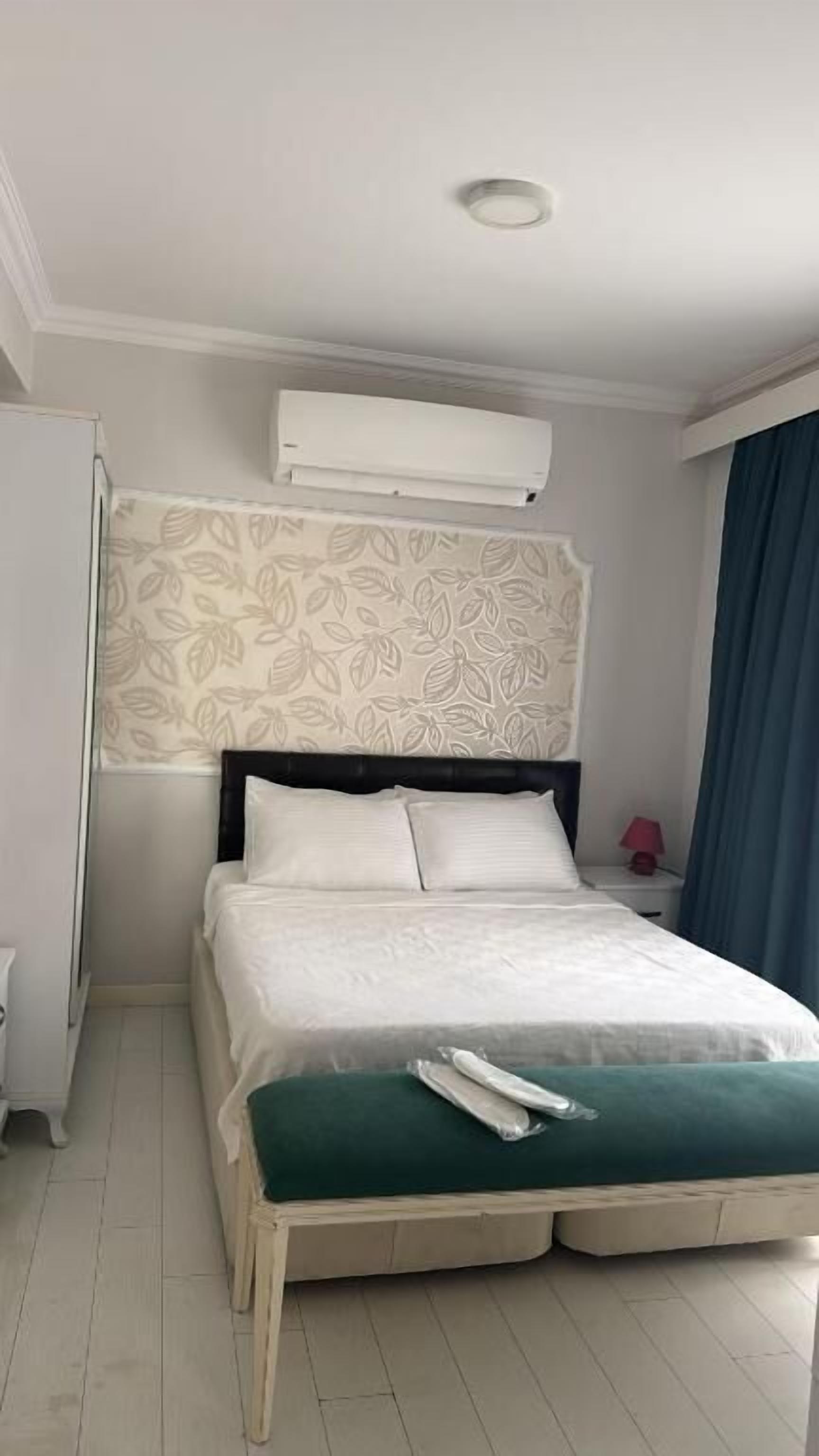 Family Suite, Garden View | Minibar, free WiFi