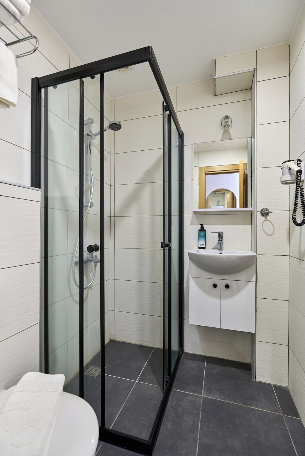 Photo - Mia Hill Suites