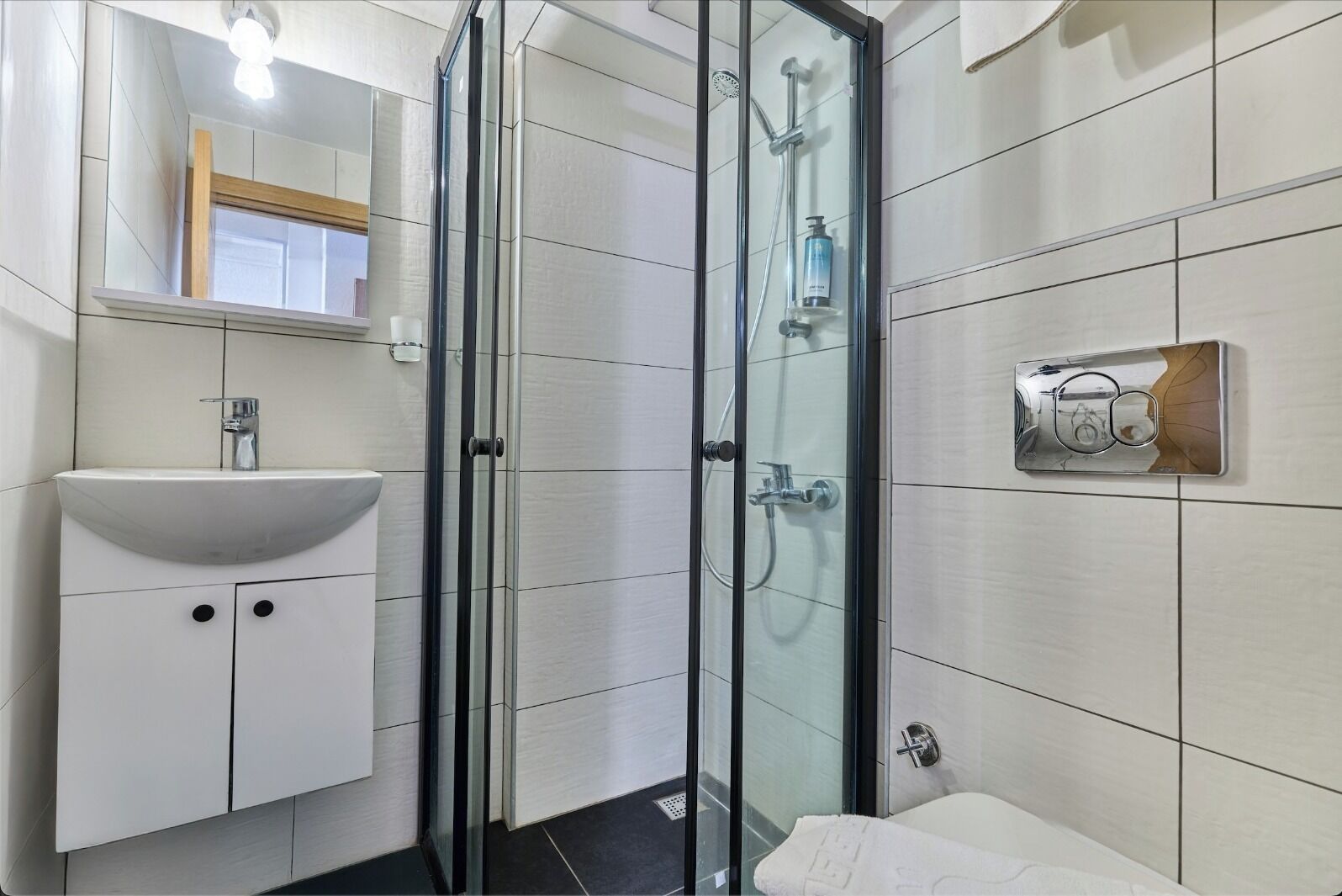 Photo - Mia Hill Suites