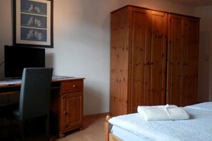 2 chambres, fer et planche à repasser, accès au Wi-Fi (inclus)
