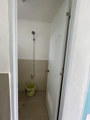 Shower, hair dryer, bidet, soap - Zion View Point and Campsite (Cebu)