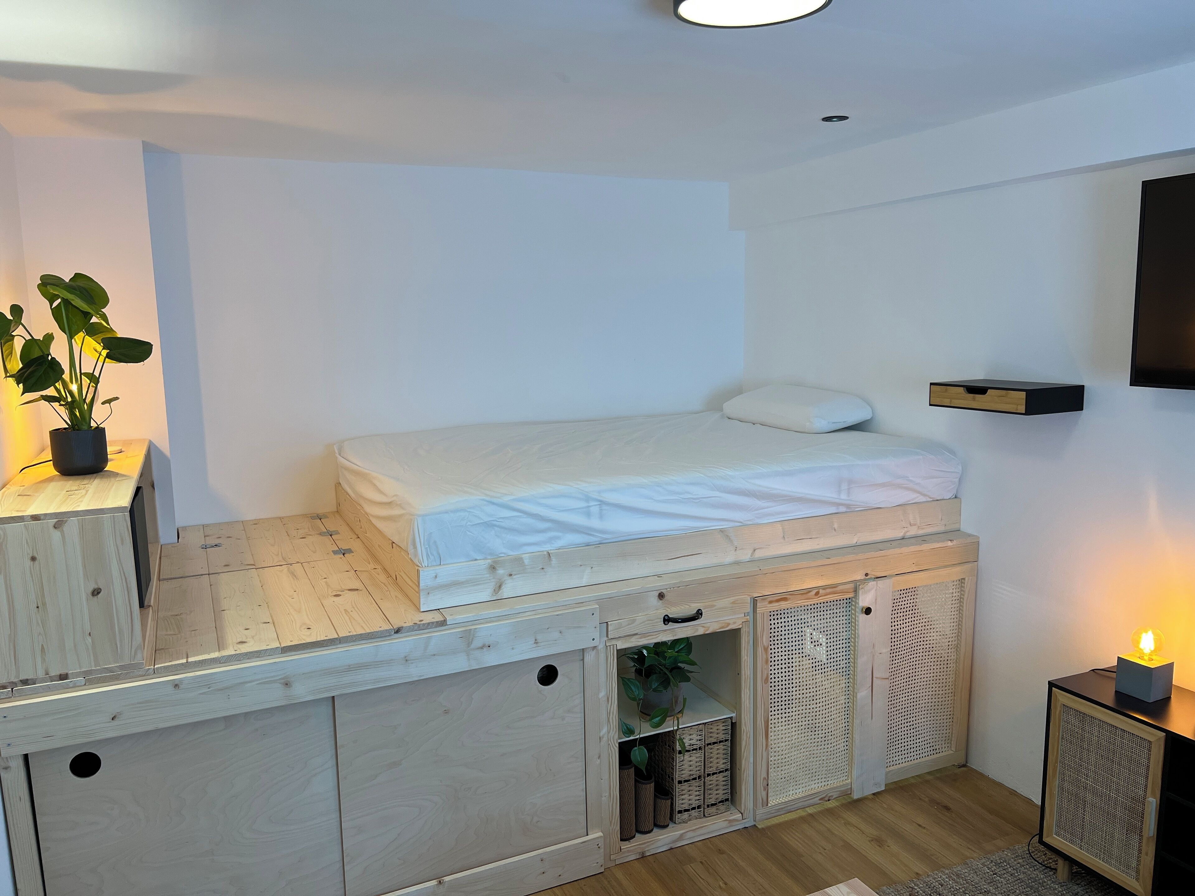 1 室のベッドルーム、アイロン / アイロン台、WiFi (無料)、ベッドシーツ