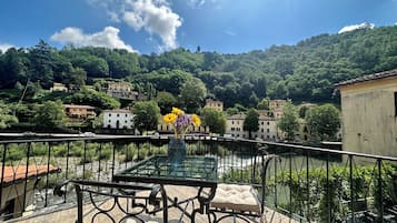 Suite, River View | Terrace/patio