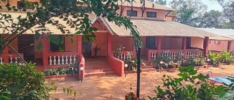 Overnatningsstedets facade