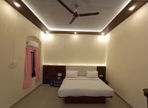 Kamar Deluks | Wi-Fi gratis dan seprai linen
