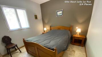 1 bedroom, iron/ironing board, travel crib, WiFi