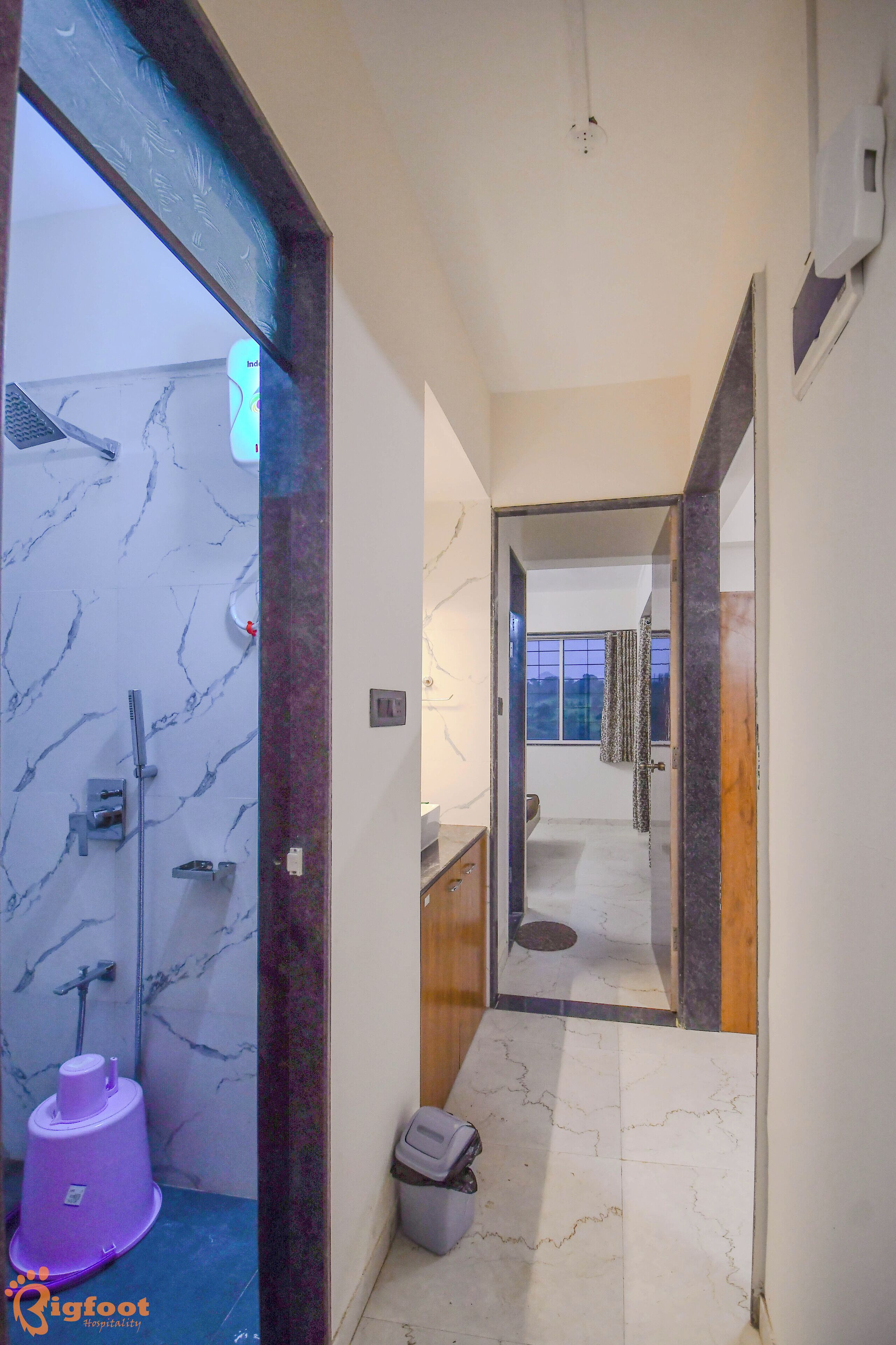 Superior Double Room | Bathroom | Shower, towels, soap, toilet paper
