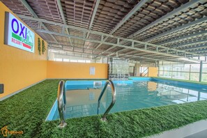 Indoor pool - Oxi Valley Resort (Igatpuri)