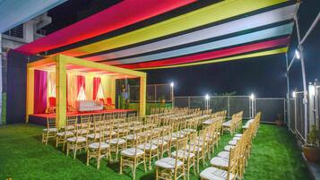 Udendørs bryllupsområde