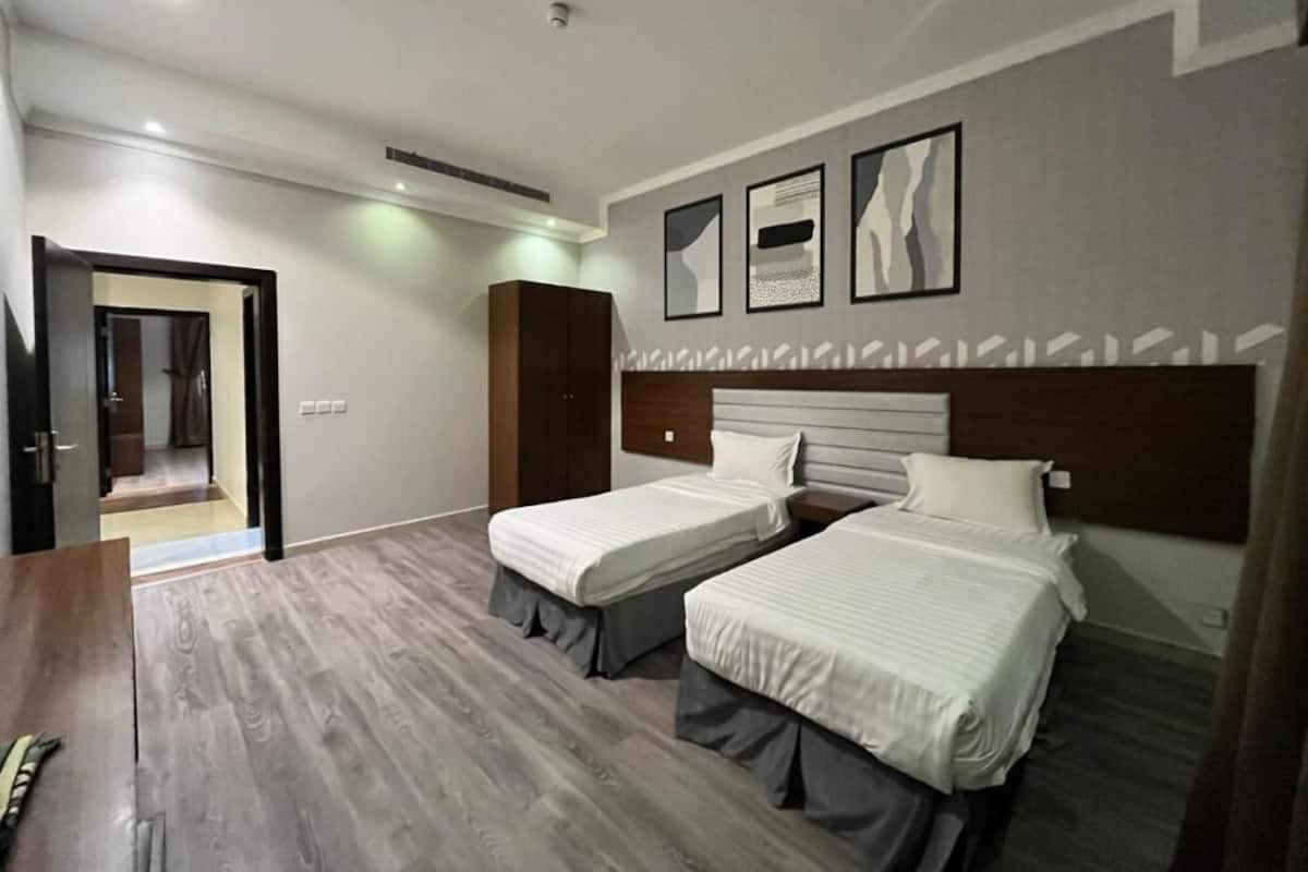 Grand Apartment | Soundproofing, free WiFi, bed sheets