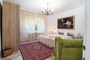 1 bedroom, travel crib, WiFi, bed sheets