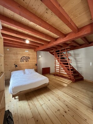 2 Schlafzimmer, Bügeleisen/Bügelbrett, Reisekinderbett, kostenloses WLAN