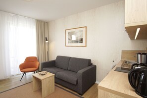 TV, stereo - Moderne Ferienwohnung in Ruhiger Lage mit Terrasse - Wreecher Idyll Fewo 01 (Wreechen)