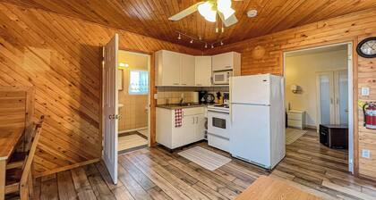 Ahmic Lake Resort's Blue Jay Cottage