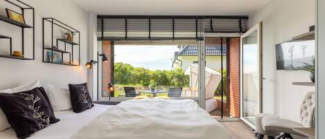 Een strijkplank/strijkijzer, gratis wifi, beddengoed