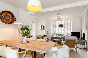 Dining - Waterside house with sea views & log burner (Flushing)