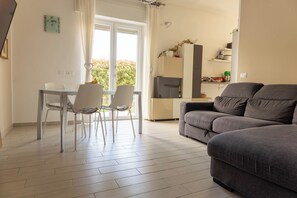 TV - Estate By Case al Lago (Desenzano del Garda)