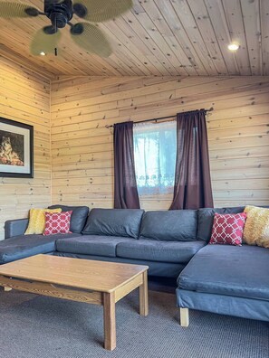 Loft, 2 habitaciones | Zona de estar