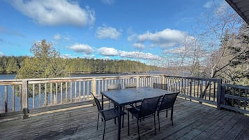 Loft, 2 Bedrooms | Outdoor dining