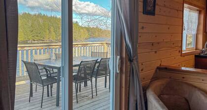Ahmic Lake Resort's Black Bear Cottage