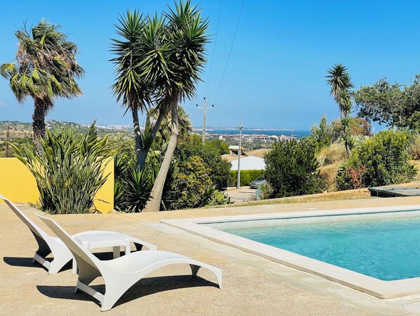 حمّام سباحة خارجي