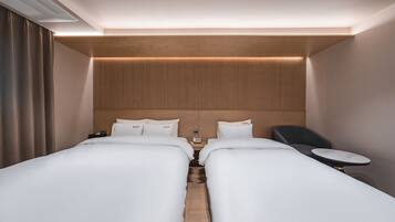 Design Twin kamer | Een bureau, gratis wifi