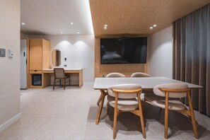 프리미엄 | 책상, 무료 WiFi