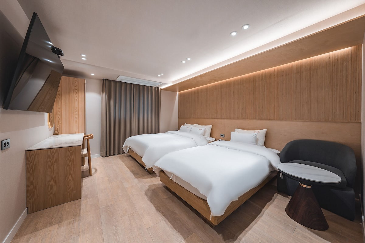 Twin | 1 slaapkamer, een bureau, gratis wifi