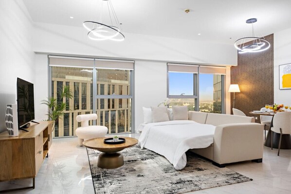 1 makuuhuone, työpöytä, silitysrauta/-lauta, Wi-Fi