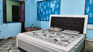 2 bedrooms, bed sheets
