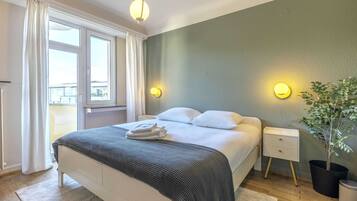 2 habitaciones, escritorio, tabla de planchar con plancha y wifi