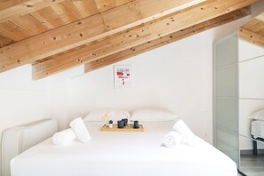 1 chambre, fer et planche Ă repasser, Wi-Fi, draps fournis