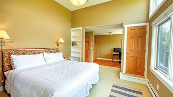 7 bedrooms, desk, iron/ironing board, free WiFi